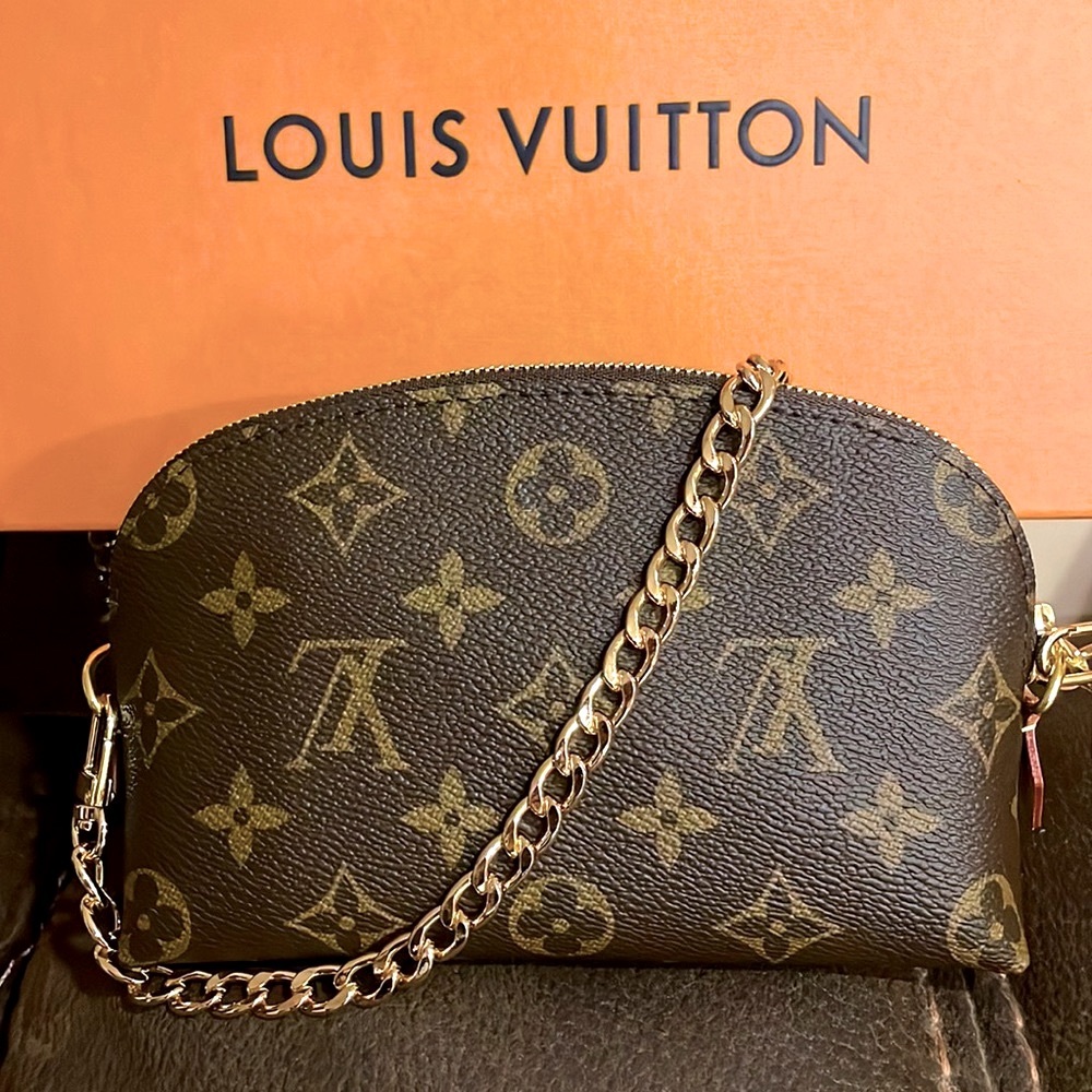 ‼️SOLD‼️Louis Vuitton 2022 cosmetic pouch/crossbody - Picture 13 of 14